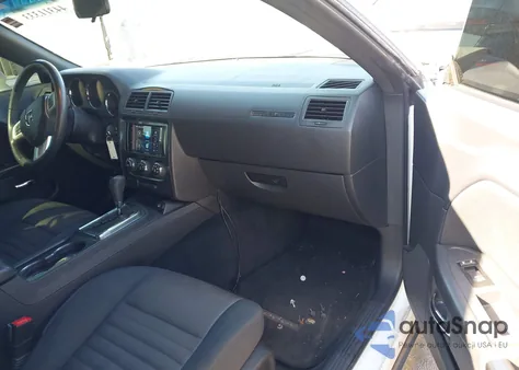 2013 Dodge Challenger Sxt z USA, uszkodzony, nr VIN 2C3CDYAG2DH693820